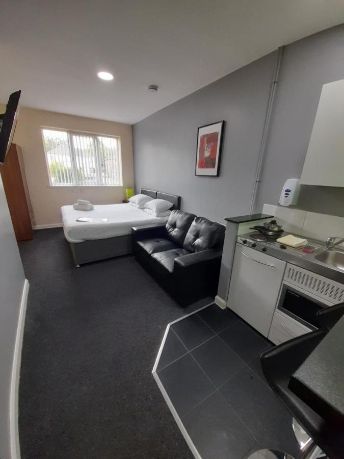 Lymedale Suites Studios & Aparthotel In Newcastle Under Lyme & Stoke Buitenkant foto