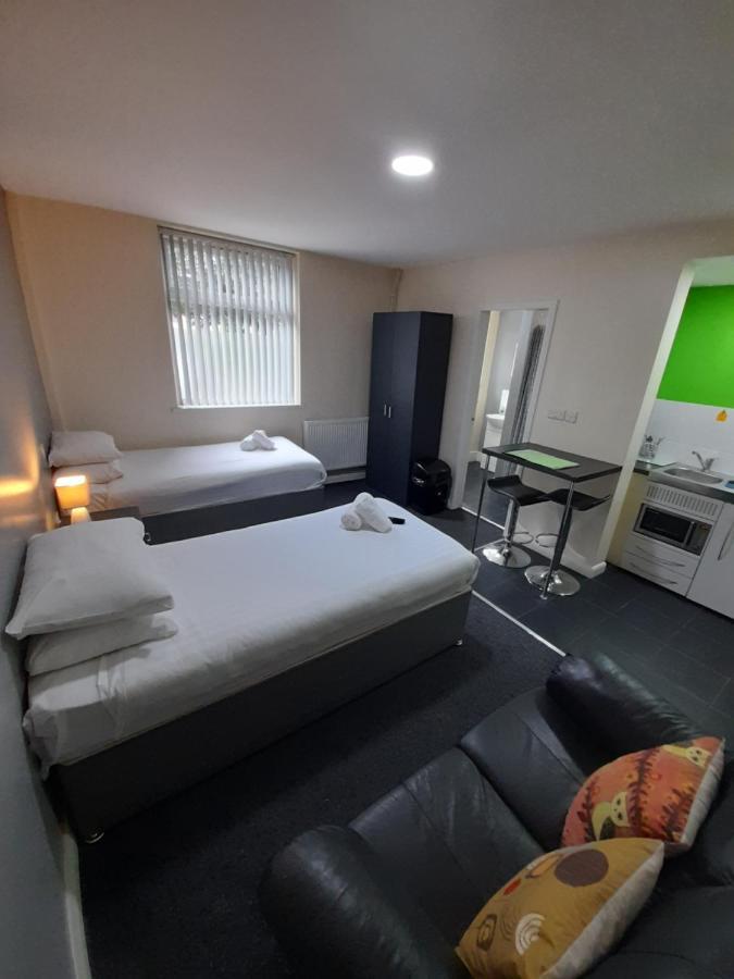 Lymedale Suites Studios & Aparthotel In Newcastle Under Lyme & Stoke Buitenkant foto