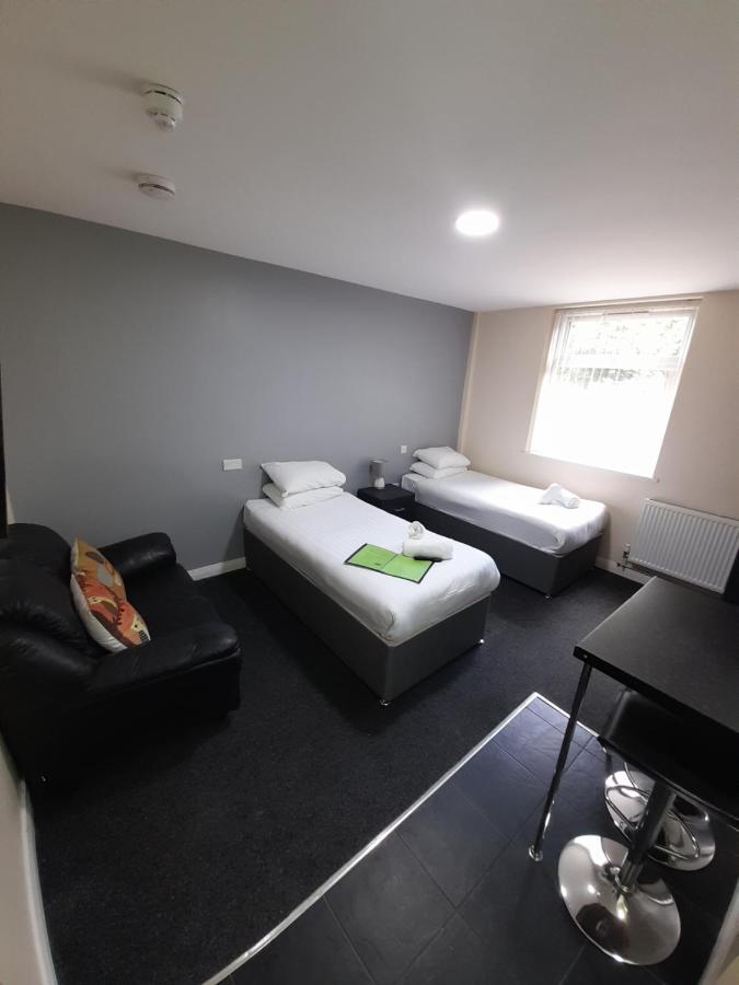 Lymedale Suites Studios & Aparthotel In Newcastle Under Lyme & Stoke Buitenkant foto