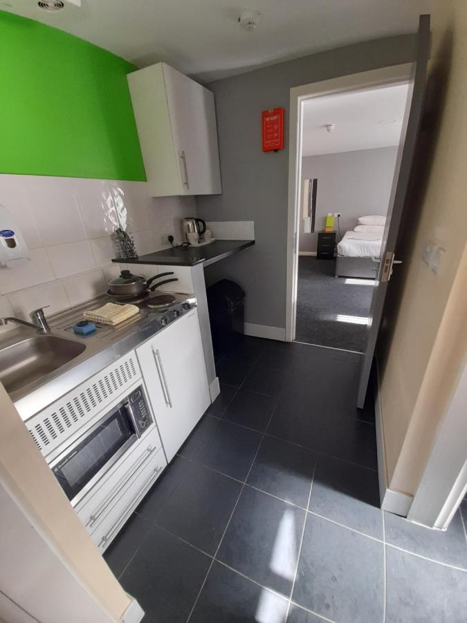 Lymedale Suites Studios & Aparthotel In Newcastle Under Lyme & Stoke Buitenkant foto