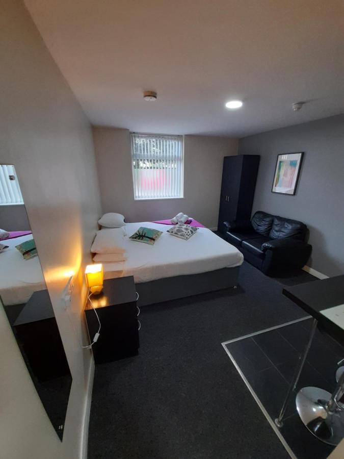 Lymedale Suites Studios & Aparthotel In Newcastle Under Lyme & Stoke Buitenkant foto