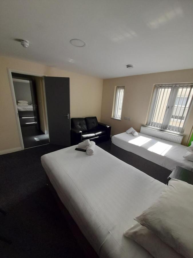 Lymedale Suites Studios & Aparthotel In Newcastle Under Lyme & Stoke Buitenkant foto