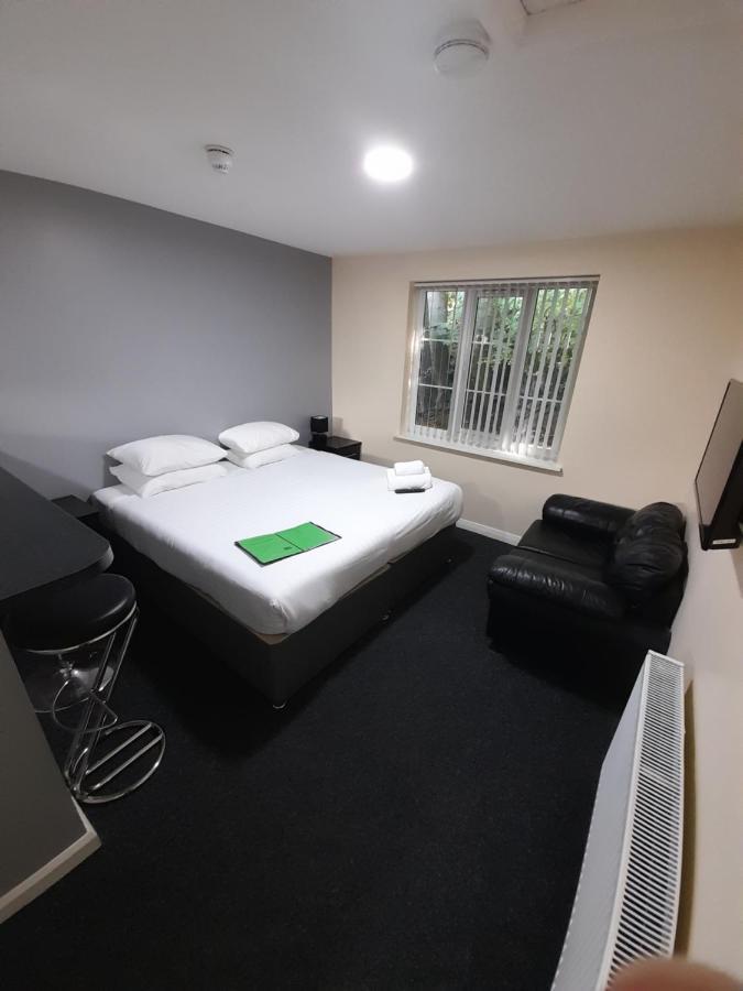 Lymedale Suites Studios & Aparthotel In Newcastle Under Lyme & Stoke Buitenkant foto