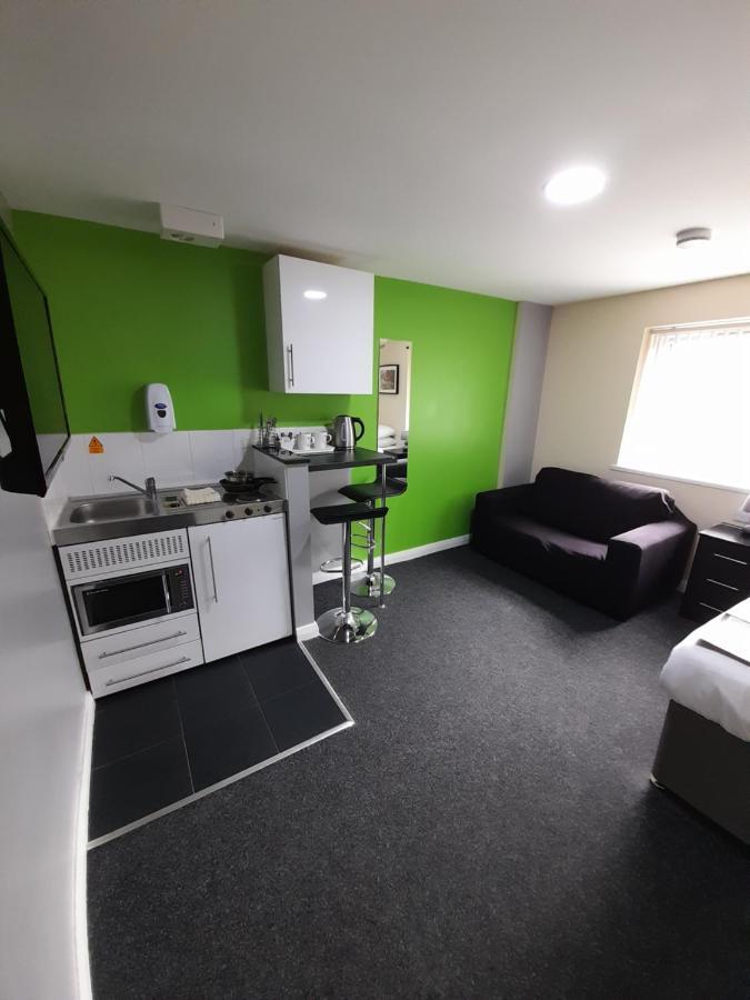 Lymedale Suites Studios & Aparthotel In Newcastle Under Lyme & Stoke Buitenkant foto