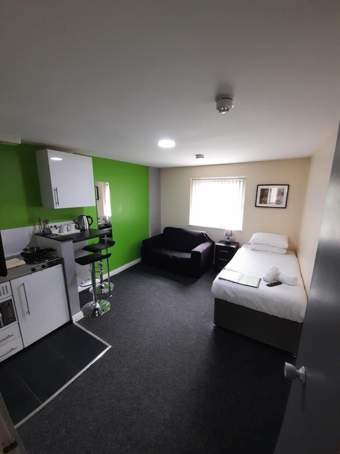 Lymedale Suites Studios & Aparthotel In Newcastle Under Lyme & Stoke Buitenkant foto