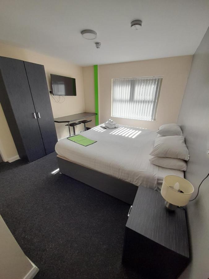 Lymedale Suites Studios & Aparthotel In Newcastle Under Lyme & Stoke Buitenkant foto