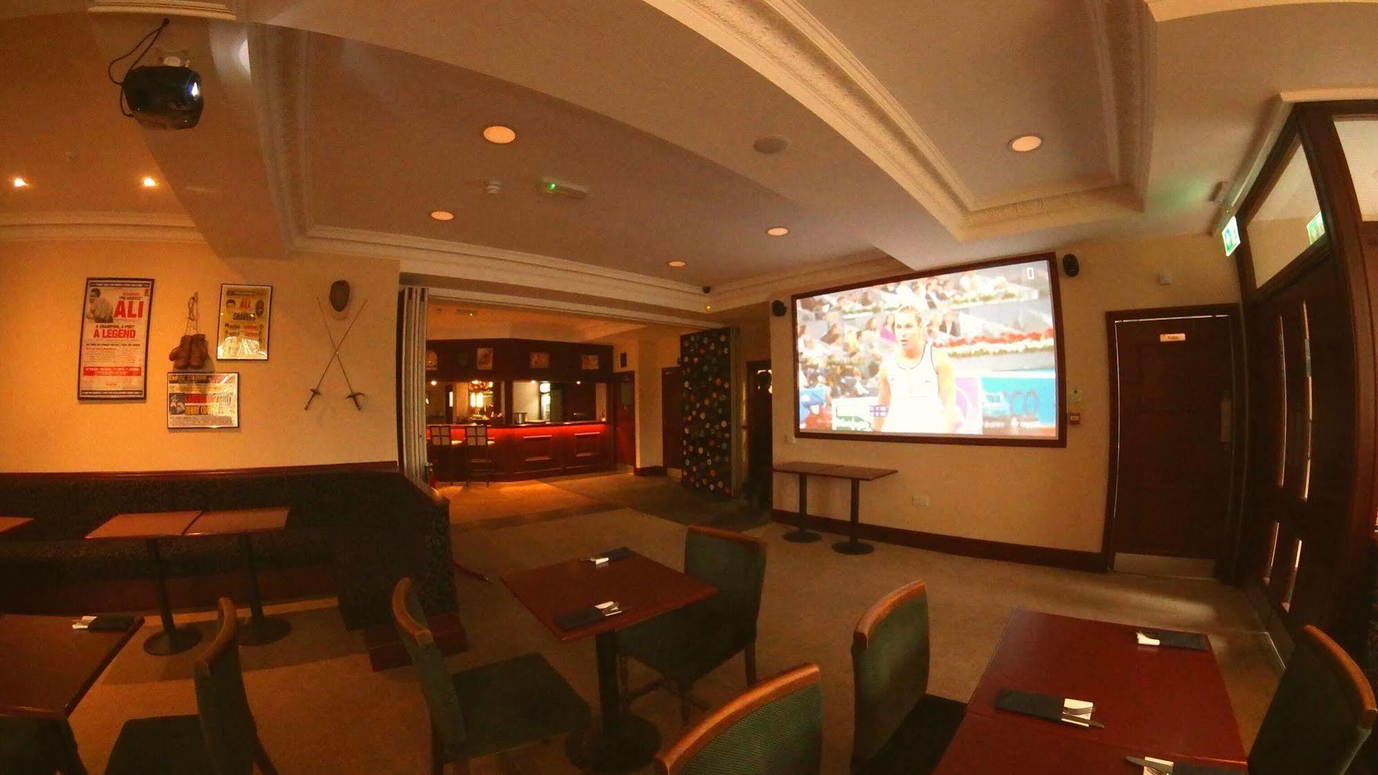 Lymedale Suites Studios & Aparthotel In Newcastle Under Lyme & Stoke Buitenkant foto