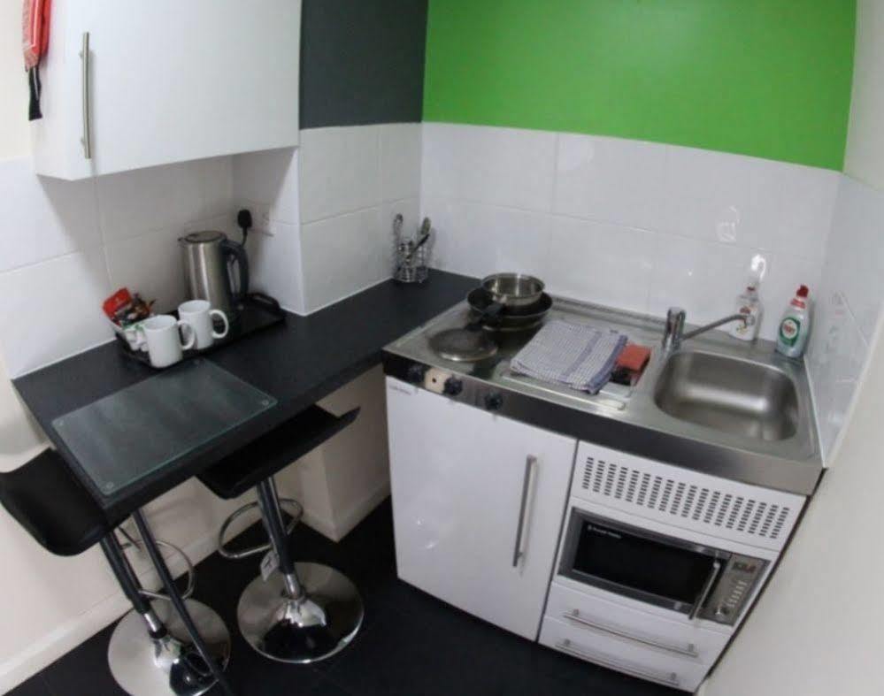 Lymedale Suites Studios & Aparthotel In Newcastle Under Lyme & Stoke Buitenkant foto